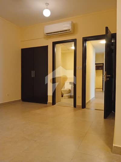EMAAR CORAL TOWERS : 2 BED APARTMENT FOR SALE. CHANCE DEAL OF THE MONTH. EMAAR CORAL TOWERS : 2 BED APARTMENT FOR SALE. CHANCE DEAL OF THE MONTH.