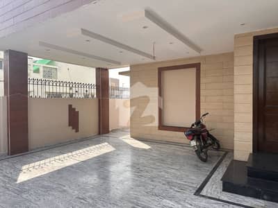 1 Kanal Upper Portion for Rent 3 Bed 4 Bath PKR 120K
