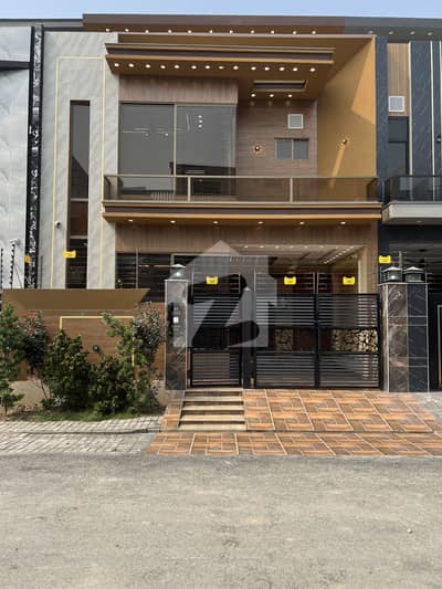 5 Marla Modern House for Sale in A1 Block, Central Park Lahore Prime Location Near School & Park