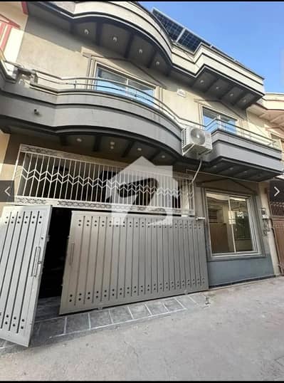 ڈیفنس روڈ راولپنڈی میں 3 کمروں کا 5 مرلہ مکان 1.7 کروڑ میں برائے فروخت۔