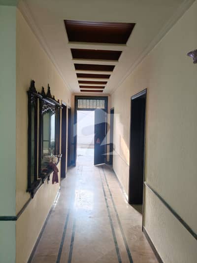 1 Kanal Beautiful Well Maintained Upper Portion Available For Rent In DHA Phase 3