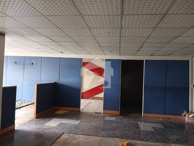 1400 Square Feet Office In Blue Area For rent