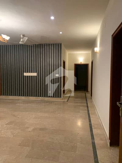 DHA Phase 5, Block G, 01 Kanal, 03 Bed, Luxurious Upper Portion For Rent. Original Pictures Attached