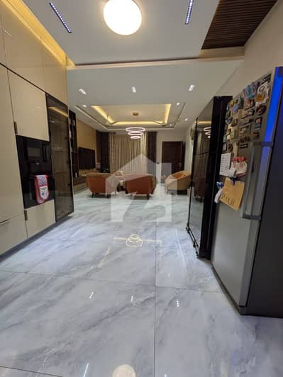 ELEGANT BANGLOW AVAILABLE FOR SALE ELEGANT BANGLOW AVAILABLE FOR SALE