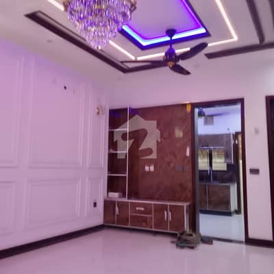 بحریہ آرچرڈ لاہور میں 3 کمروں کا 5 مرلہ مکان 2.15 کروڑ میں برائے فروخت۔