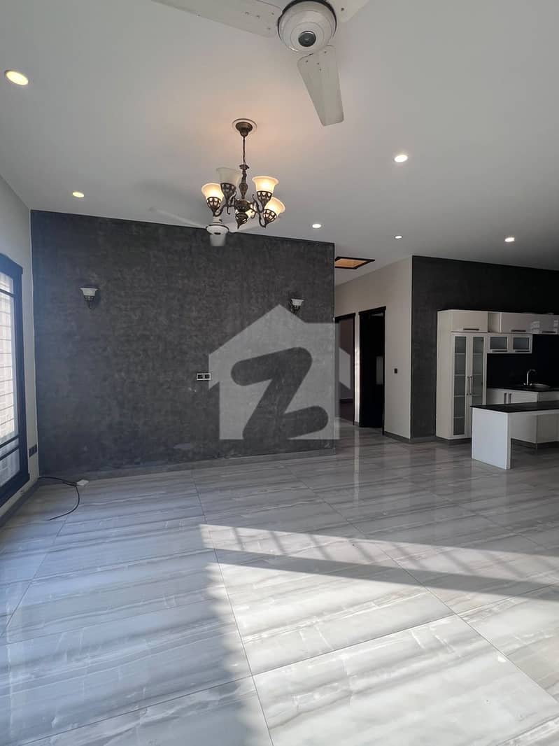 4 Bedrooms Portion For Rent 4 Bedrooms Portion For Rent