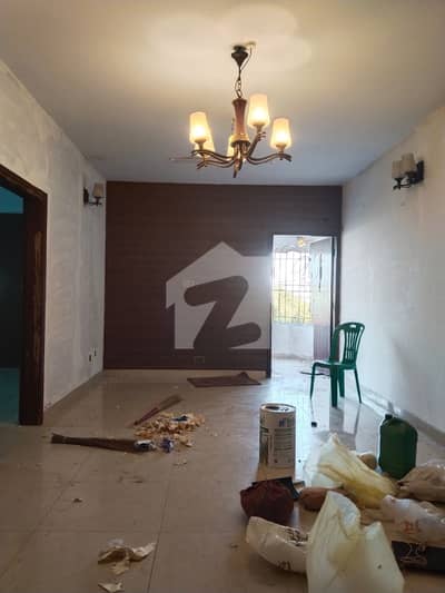 کلفٹن ۔ بلاک 2 کلفٹن,کراچی میں 3 کمروں کا 8 مرلہ فلیٹ 1.3 لاکھ میں کرایہ پر دستیاب ہے۔