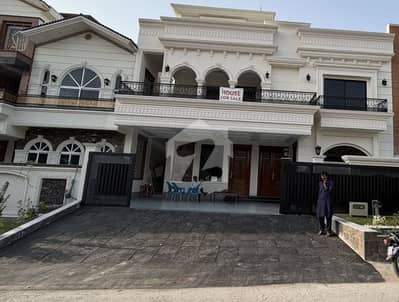 جی ۔ 13 اسلام آباد میں 7 کمروں کا 14 مرلہ مکان 12.5 کروڑ میں برائے فروخت۔