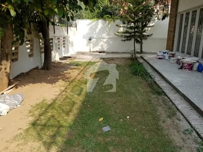 ایف ۔ 6 اسلام آباد میں 4 کمروں کا 1 کنال مکان 5.5 لاکھ میں کرایہ پر دستیاب ہے۔