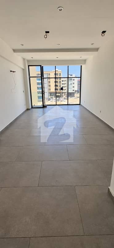 ڈی ایچ اے فیز 8 ڈی ایچ اے ڈیفینس,کراچی میں 3 مرلہ Studio دفتر 1.2 لاکھ میں کرایہ پر دستیاب ہے۔