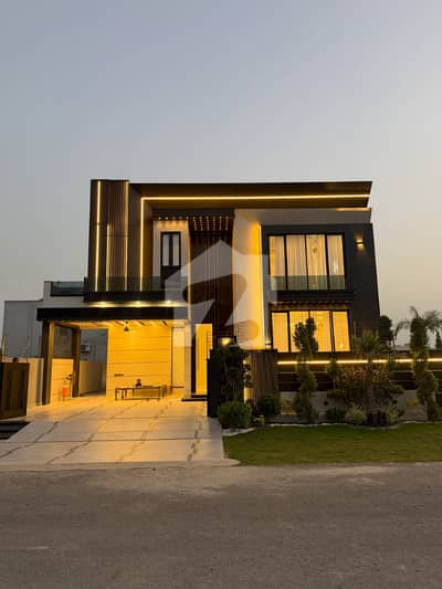 1 Kanal Luxury House Available For Rent