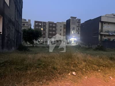 10 Marla Plot For Sale