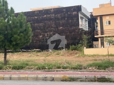10 Marla Plot For Sale