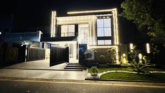 طارق گارڈنز لاہور میں 5 کمروں کا 1 کنال مکان 10.0 کروڑ میں برائے فروخت۔