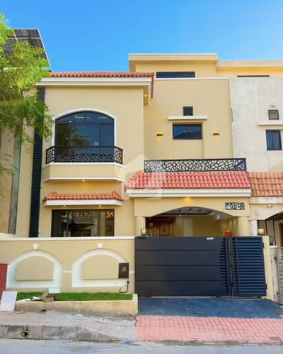 5 MARLA PARK FACE DESIGNER HOUSE FOR SALE IN BAHRIA TOWN PHASE 8