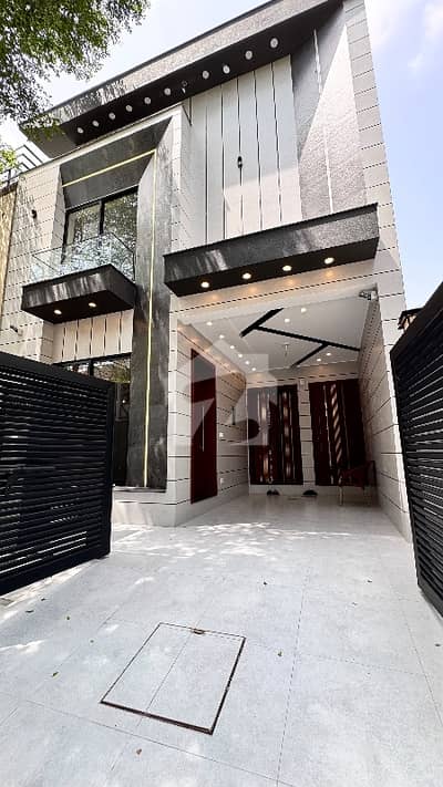 5 Marla Brand New House Available For Sale