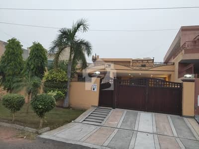 28 MARLA FULLY RENOVATED FURNISHED BUNGALOW FOR SALE ON 60 FEET ROAD