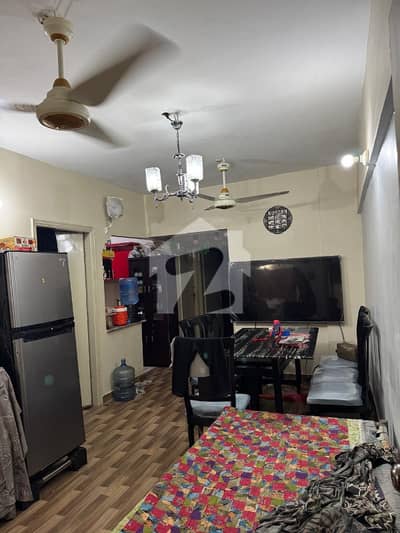 Prime Location Gulistan-E-Jauhar - Block 19 Flat Sized 1350 Square Feet Is Available Prime Location Gulistan-E-Jauhar - Block 19 Flat Sized 1350 Square Feet Is Available