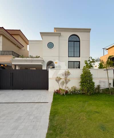 1 Kanal Luxury House Available For Rent