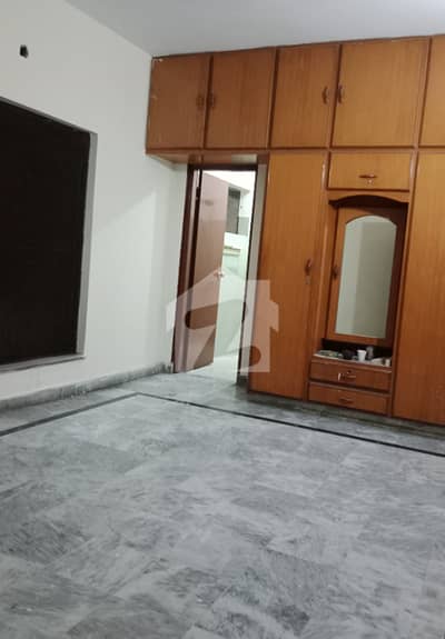 Lower Portion For Rent At The Prime Location In Saddar Officer Colony