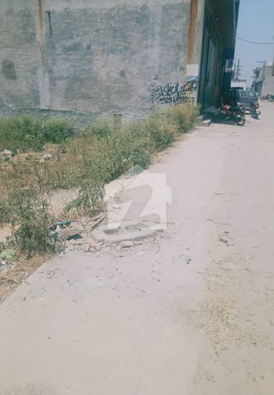 گجّومتہ لاہور میں 2 کنال صنعتی زمین 3.5 کروڑ میں برائے فروخت۔