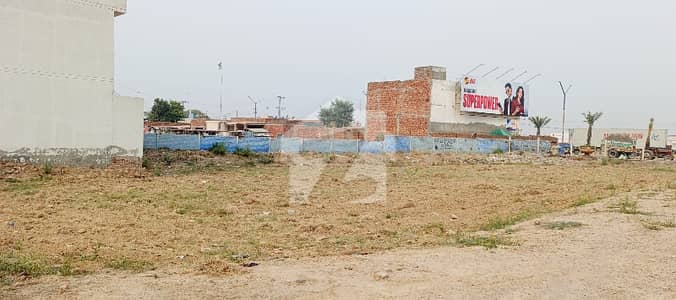 PREMIUM HOT LOCATION COMMERCIAL PLOT AVAILABLE FOR SALE IN CENTRAL PARK HOUSING SCHEME