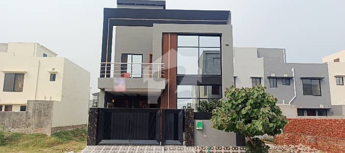 Prime Location In Bahria Nasheman - Iris 5 Marla House For sale