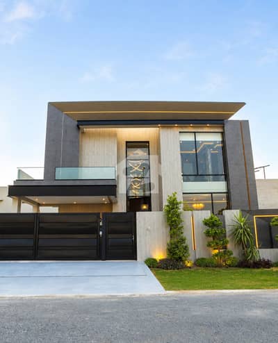 DHA Phase 7, Block Y Furnished 1 Kanal House For Sale