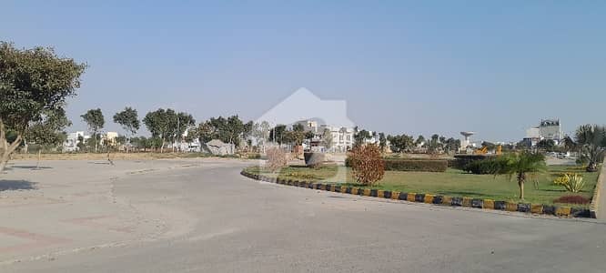 Prime Location 10 Marla Residential Plot For Sale In New Lahore City