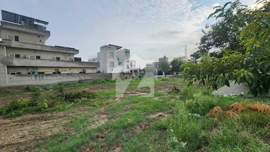 CORNER 1. KANAL IDEAL FOR DREAM HOME