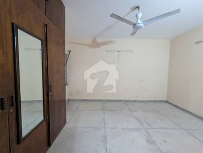 01-Kanal 3-Bedrooms Single Storey House Available For Sale