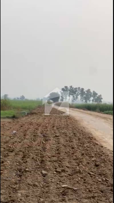 ڈسکہ روڈ سیالکوٹ میں 5 مرلہ کمرشل پلاٹ 1.25 کروڑ میں برائے فروخت۔