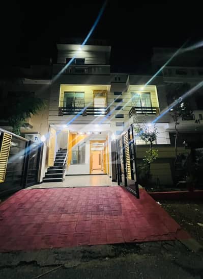 جی ۔ 13 اسلام آباد میں 5 کمروں کا 11 مرلہ مکان 3.75 کروڑ میں برائے فروخت۔ جی ۔ 13 اسلام آباد میں 5 کمروں کا 11 مرلہ مکان 3.75 کروڑ میں برائے فروخت۔