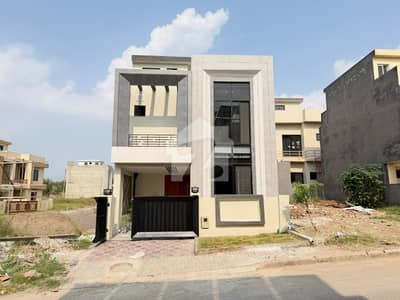 DESIGNER HOUSE - PRIME LOCATION - SPACIOUS HOUSE