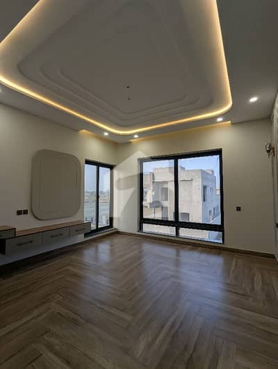 10 MARLA BRAND NEW HOUSE AVAILABLE FOR RENT SEMI FURNISHED