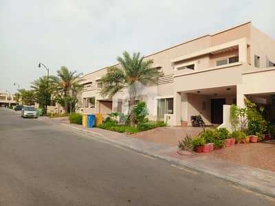 3Bed DDL 200sq Yd Villa FOR SALE. All Amenities Nearby Including Parks, Mosques And Gallery 3Bed DDL 200sq Yd Villa FOR SALE. All Amenities Nearby Including Parks, Mosques And Gallery