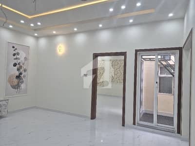 3 Bead Attached Bathroom Tv Lunch Kitchen With Stroom Big Garage Near Park Market Masjid