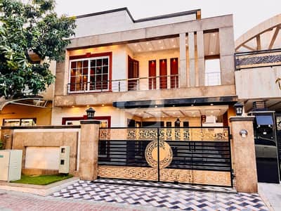 بحریہ ٹاؤن فیز 2 بحریہ ٹاؤن راولپنڈی,راولپنڈی میں 5 کمروں کا 10 مرلہ مکان 5.25 کروڑ میں برائے فروخت۔