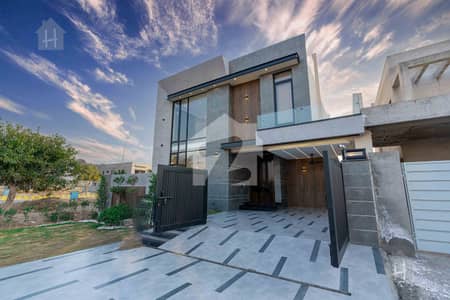 10 Marla Modern House For Sale In Lake City Meadows