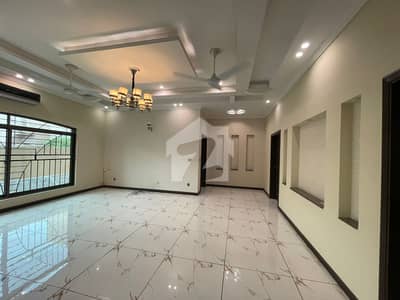 1 Kanal Nice Out Class Full House For Rent In DHA Phase 3 Prime Location