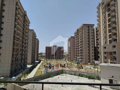 عسکری ہائیٹس 5 ڈی ایچ اے ڈیفینس فیز 5,ڈی ایچ اے ڈیفینس,اسلام آباد میں 4 کمروں کا 15 مرلہ فلیٹ 3.2 کروڑ میں برائے فروخت۔ عسکری ہائیٹس 5 ڈی ایچ اے ڈیفینس فیز 5,ڈی ایچ اے ڈیفینس,اسلام آباد میں 4 کمروں کا 15 مرلہ فلیٹ 3.2 کروڑ میں برائے فروخت۔