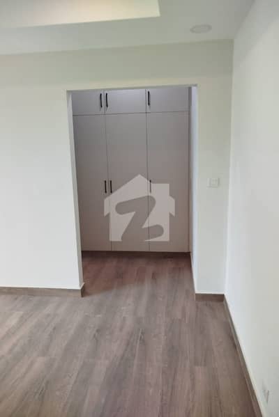 14 MARLA 4 BED BUEETIFUL FLAT IN ASKARI 10 SECTOR G