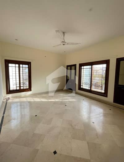 666 YARDS SPACIOUS UPPER PORTION SEPARATE ENTRANCE GATE FOR COMPLETE PRIVACY FOR RENT DHA PHASE 7