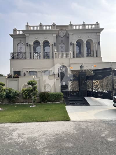 1 Kanal Classical Brand New House for Rent