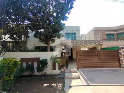 10 MARLA BEAUTIFUL HOUSE AVAILABLE FOR SALE IN DHA PHASE 1 10 MARLA BEAUTIFUL HOUSE AVAILABLE FOR SALE IN DHA PHASE 1