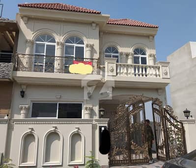 BEAUTIFUL 10 MARLA HOUSE AVABILE FOR SALL DHA PHASE 3