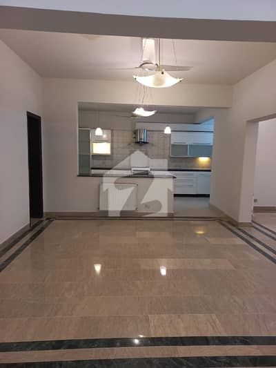 LUXURY APARTMENT FOR RENT TARIQ HEIGHTS, F-11 ISLAMABAD Beautiful 3-Bedroom Unfurnished Apartment
