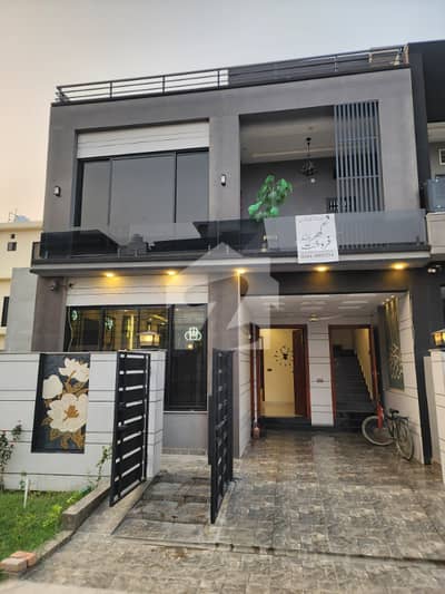5 MARLA LUXURY BRAND NEW HOUSE AVAILABLE FOR SALE IN PARK VIEW CITY LHR