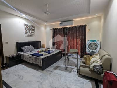 Beautiful Location Corner 17 Marla Furnished & Non Furnished Upper Portion For Rent .