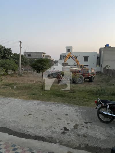 10 Marla Prime Location Plot - Near Park - Near Masjid Available for Sale in Canal Garden near Bahria Town Lahore